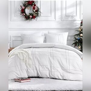 NEW 510 Design Soft Wash Pleated Midweight 3-Piece Comforter Set White Full